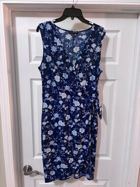 Banana Republic Navy Blue Floral Wrap Midi Dress - Size Medium